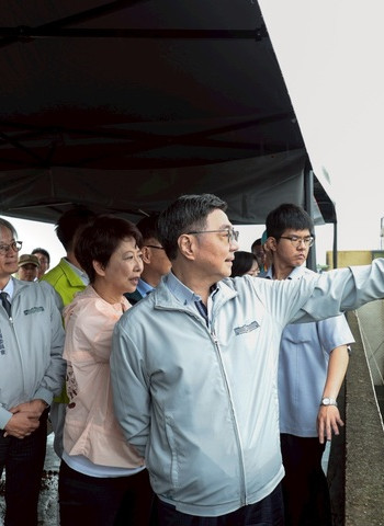 視察臺南新營糖廠活化規劃　行政院長卓榮泰：串聯糖鐵五分車與文化資產　打造溪北發展新引擎實現均衡臺灣