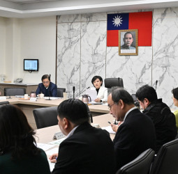 行政院副院長鄭麗君召開穩定物價小組臨時會報 宣示五大措施穩定物價確保民生物價穩定