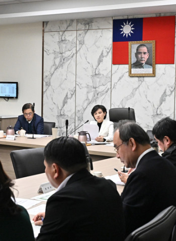 行政院副院長鄭麗君召開穩定物價小組臨時會報 宣示五大措施穩定物價確保民生物價穩定