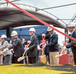 高雄楠梓園區聯外交通整體計畫聯合動土　行政院長卓榮泰強調提升園區對外交通效率並落實客貨安全分流以減輕楠梓交流道流量負擔