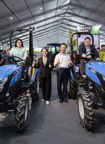 蕭美琴出席嘉義農機展　力推智慧科技驅動農業轉型　打造均衡臺灣新動能