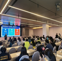 台南市政府經發局商圈講習茶會，商發署蘇文玲宣、局長張婷媛、中正大學張黃正魁教授與各商圈理事長交流商圈AI新趨勢