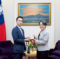 蕭美琴副總統於臺北接見日本自民黨青年局訪團 強調深化臺日合作以應對國際變局與地緣政治挑戰