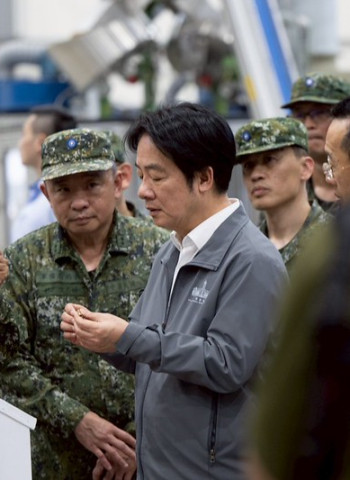 賴清德視導高雄地區部隊　宣示強化國防自主、擴增軍備產能確保臺海和平穩定