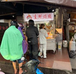 高雄新興區人氣炸雞選擇 堅持新鮮現炸鎖住鮮甜肉汁 下班聚餐或家庭加菜都方便