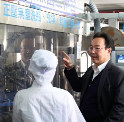 企業挑選桶裝水供應商看什麼？華生飲水提出水質、工廠、配送與售後四大標準