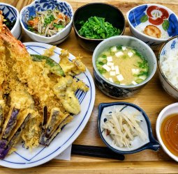 羅東火車站必吃日式餐廳 嚴選當季食材的宜蘭特色手作料理
