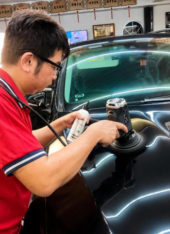 台南汽車美容職人從漆面到內裝一手包辦 新化車體鍍膜一站式提升車況外觀內裡都閃亮