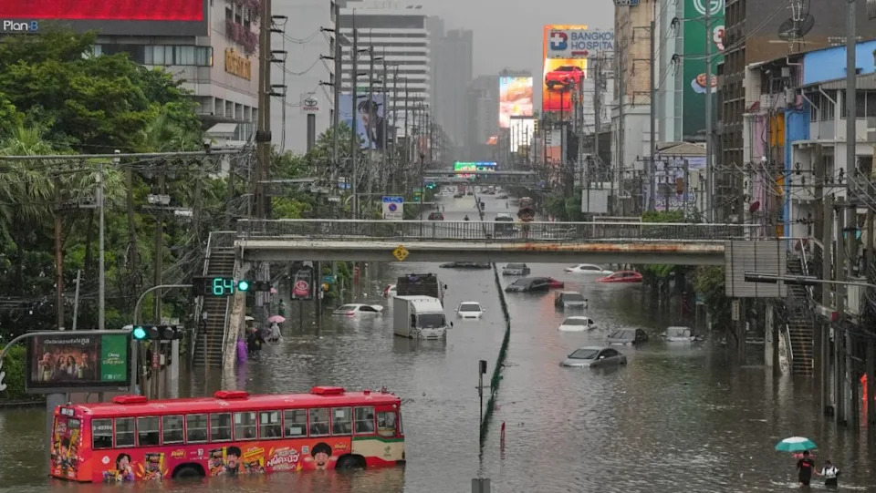 泰國曼谷豪雨洪災擴大　全市50區列災區、低壓豪雨持續威脅市區